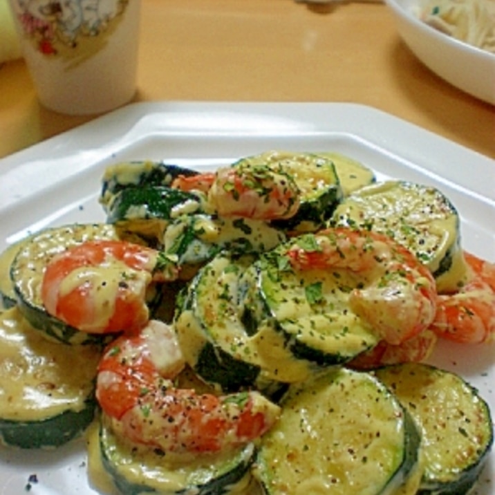 こっくり旨い エビとズッキーニのマヨネーズ炒め レシピ 作り方 By はちわれ413 楽天レシピ